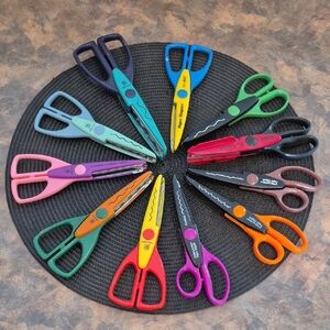 ASSORTED DECORATIVE CRAFT SCISSORS Set of 11, Decorating Creating Cutting Edging